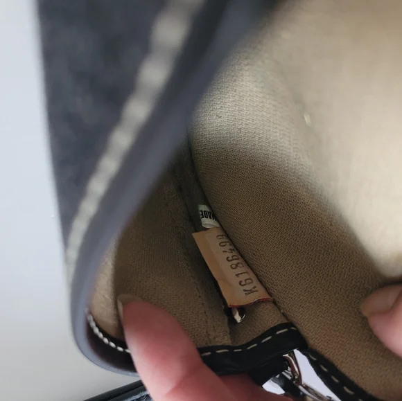 Dooney & Bourke Wristlet - Picture 8 of 8